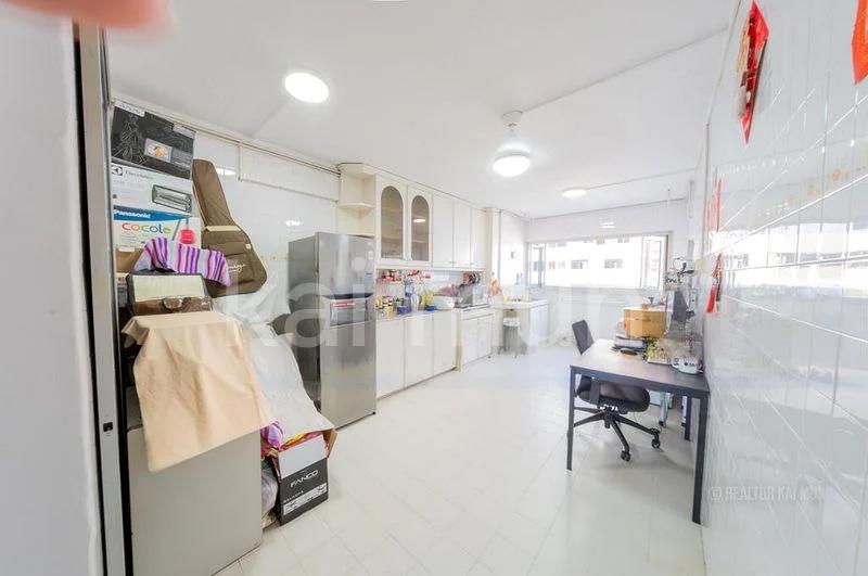 4 Room (4NG) HDB for Sale in  475 Ang Mo Kio Avenue 10 - Image 5